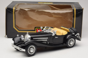 Mercedes 500K Roadster Preto Bburago 1:18 3020-P2 Metal - imagem 8 de 8