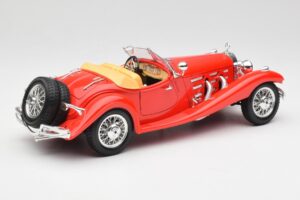 Mercedes 500K Roadster Vermelho Bburago 1:18 3020 Metal - imagem 3 de 8