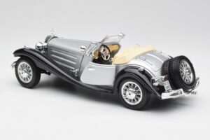 Mercedes 500K Roadster Prata Bburago 1:18 3020-M1 Metal - imagem 5 de 8