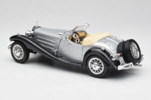 Mercedes 500K Roadster Prata Bburago 1:18 3020-M1 Metal - imagem 7 de 8