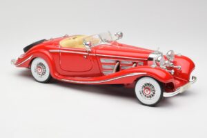 Mercedes 500K Special Roadster Vermelho Maisto 1:18 56058 Metal - imagem 6 de 8