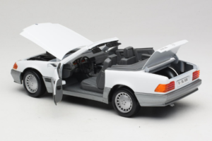 Mercedes 500 SL R129 Branco Roadtough 1:18 92048 Metal - imagem 5 de 8