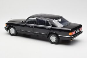 Mercedes 560 SEL W126 Preto Edição Dealer Norev 1:18 B66040599 Metal - imagem 7 de 8