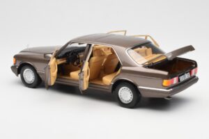 Mercedes 560 SEL W126 Impala Castanho Edação Dealer Norev 1:18 B66040646 Metal - imagem 5 de 8