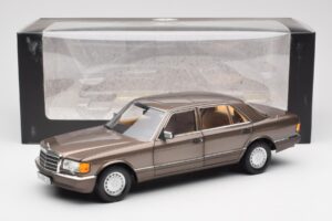 Mercedes 560 SEL W126 Impala Castanho Edação Dealer Norev 1:18 B66040646 Metal - imagem 8 de 8