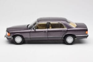 Mercedes 560 SEL W126 Violeta Metallic Norev 1:18 183544 Metal - imagem 4 de 8