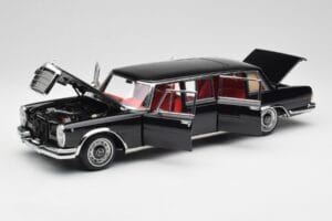 Mercedes 600 Pullman W100 Preto NZG 1:18 1071/50 Metal - imagem 2 de 8