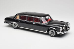 Mercedes 600 Pullman W100 Preto NZG 1:18 1071/50 Metal - imagem 6 de 8