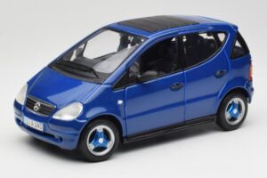 Mercedes A-Class W168 Azul Escuro Maisto 1:18 B66005219 Metal