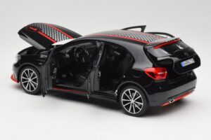 Mercedes A-Class W176 AMG Preto Norev 1:18 183596 Metal - imagem 5 de 8