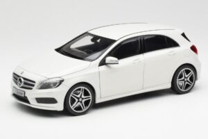Mercedes A-Class W176 Cirrus Branco Norev 1:18 B66960126 Metal