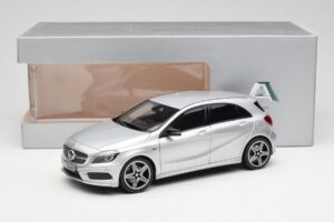 Mercedes A-Class W176 Polar Prata Norev 1:18 B66960139 Metal - imagem 8 de 8
