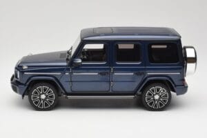Mercedes AMG G 63 L W465 Azul Escuro Norev 1:18 B66960663 Metal - imagem 4 de 8