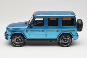 Mercedes AMG G63 W463 Hyper Blue Magno GT Spirit 1:18 GT925 Resina - imagem 3 de 6