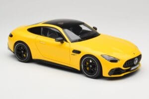 Mercedes AMG GT 43 C192 Turbo Sun Yellow NZG 1:18 B66960587 Metal - imagem 6 de 8