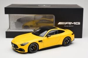 Mercedes AMG GT 43 C192 Turbo Sun Yellow NZG 1:18 B66960587 Metal - imagem 8 de 8