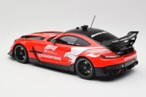 Mercedes AMG GT Black Series C190 Safety Car F1 2023 Minichamps 1:18 155032091 Metal - imagem 5 de 6