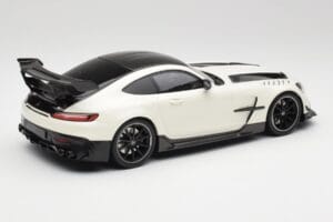 Mercedes AMG GT C190 Black Series Designo Diamond Branco Metallic Minichamps 1:18 155032022 Metal - imagem 2 de 6
