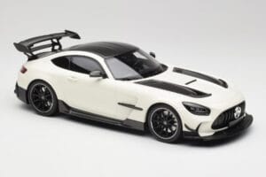 Mercedes AMG GT C190 Black Series Designo Diamond Branco Metallic Minichamps 1:18 155032022 Metal - imagem 4 de 6