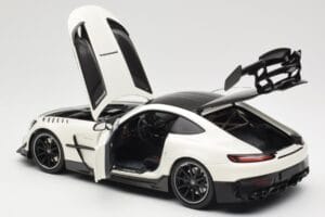 Mercedes AMG GT C190 Black Series Diamond White Metallic Minichamps 1:18 110032020 Metal - imagem 5 de 8