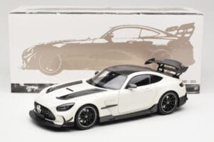 Mercedes AMG GT C190 Black Series Diamond White Metallic Minichamps 1:18 110032020 Metal - imagem 8 de 8