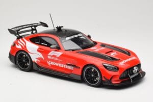 Mercedes AMG GT C190 Black Series Safety Car F1 2022 Minichamps 1:18 155032090 Metal - imagem 4 de 6