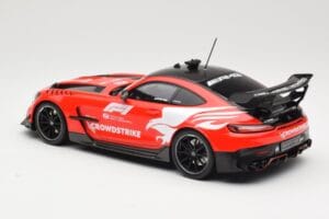 Mercedes AMG GT C190 Black Series Safety Car F1 2022 Minichamps 1:18 155032090 Metal - imagem 5 de 6