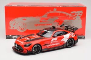 Mercedes AMG GT C190 Black Series Safety Car F1 2024 Minichamps 1:18 110032090 Metal - imagem 8 de 8