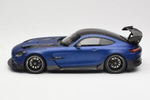 Mercedes AMG GT C190 Black Series Spectral Blue Magno Minichamps 1:18 155032021 Metal - imagem 3 de 6
