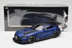 Mercedes AMG GT C190 Black Series Spectral Blue Magno Minichamps 1:18 155032021 Metal - imagem 6 de 6