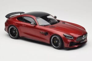 Mercedes AMG GT R C190 Jupiter Red Metallic Minichamps 1:18 155036027 Metal - imagem 4 de 6