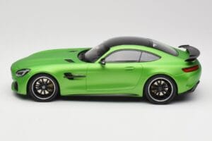 Mercedes AMG GT R C190 Verde Mate Minichamps 1:18 155036020 Metal - imagem 3 de 6