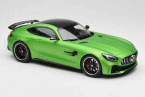 Mercedes AMG GT R C190 Verde Mate Minichamps 1:18 155036020 Metal - imagem 4 de 6