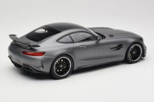 Mercedes AMG GT R C190 Cinzento Mate Metálico Minichamps 1:18 155036026 Metal - imagem 2 de 6