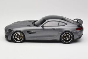 Mercedes AMG GT R C190 Cinzento Mate Metálico Minichamps 1:18 155036026 Metal - imagem 3 de 6