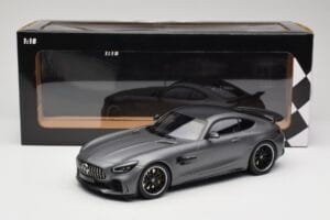 Mercedes AMG GT R C190 Cinzento Mate Metálico Minichamps 1:18 155036026 Metal - imagem 6 de 6