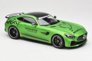 Mercedes AMG GT R C190 Ringtaxi Minichamps 1:18 155036091 Metal - imagem 4 de 6