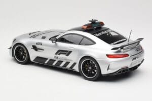 Mercedes AMG GT R C190 Safety Car F1 2019 Minichamps 1:18 155036090 Metal - imagem 5 de 6