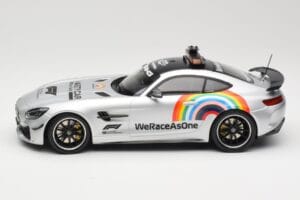 Mercedes AMG GT R C190 Safety Car F1 2020 Minichamps 1:18 155036092 Metal - imagem 3 de 6