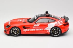 Mercedes AMG GT R C190 Safety Car F1 2021 Minichamps 1:18 155036095 Metal - imagem 3 de 6