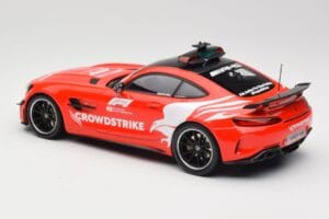 Mercedes AMG GT R C190 Safety Car F1 2021 Minichamps 1:18 155036095 Metal - imagem 5 de 6