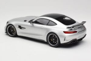 Mercedes AMG GT R C190 Prata Minichamps 1:18 155036025 Metal - imagem 5 de 6