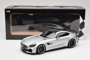 Mercedes AMG GT R C190 Prata Minichamps 1:18 155036025 Metal - imagem 6 de 6