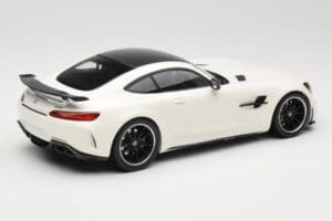 Mercedes AMG GT R C190 Branco Metálico Minichamps 1:18 155036028 Metal - imagem 2 de 6