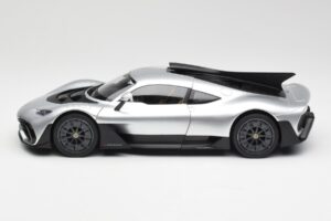 Mercedes AMG One Hightech Prata NZG 1:18 B66961043 Metal - imagem 4 de 8