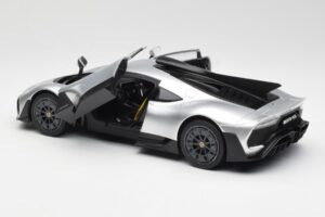 Mercedes AMG One Hightech Prata NZG 1:18 B66961043 Metal - imagem 5 de 8