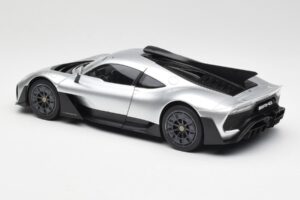 Mercedes AMG One Hightech Prata NZG 1:18 B66961043 Metal - imagem 7 de 8