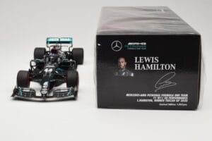 Mercedes AMG Petronas W11 #44 L. Hamilton Winner Tuscan GP 2020 Minichamps 1:18 110200944 Metal - imagem 6 de 6
