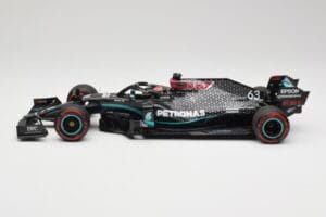 Mercedes AMG Petronas W11 #63 G. Russell Sakhir GP 2020 Minichamps 1:18 110201663 Metal - imagem 3 de 6