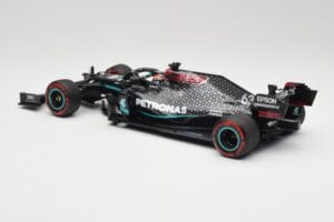 Mercedes AMG Petronas W11 #63 G. Russell Sakhir GP 2020 Minichamps 1:18 110201663 Metal - imagem 5 de 6